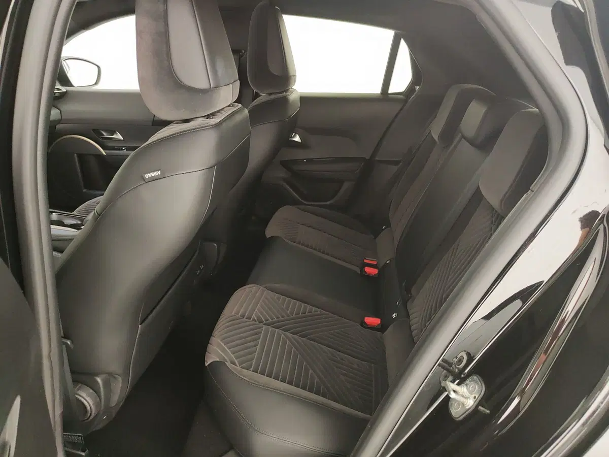 Lancia Ypsilon usata a Caserta (19)