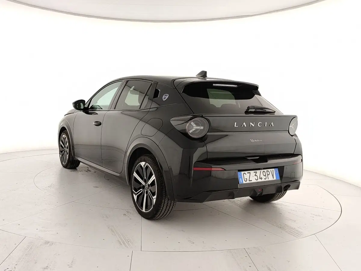 Lancia Ypsilon usata a Caserta (4)