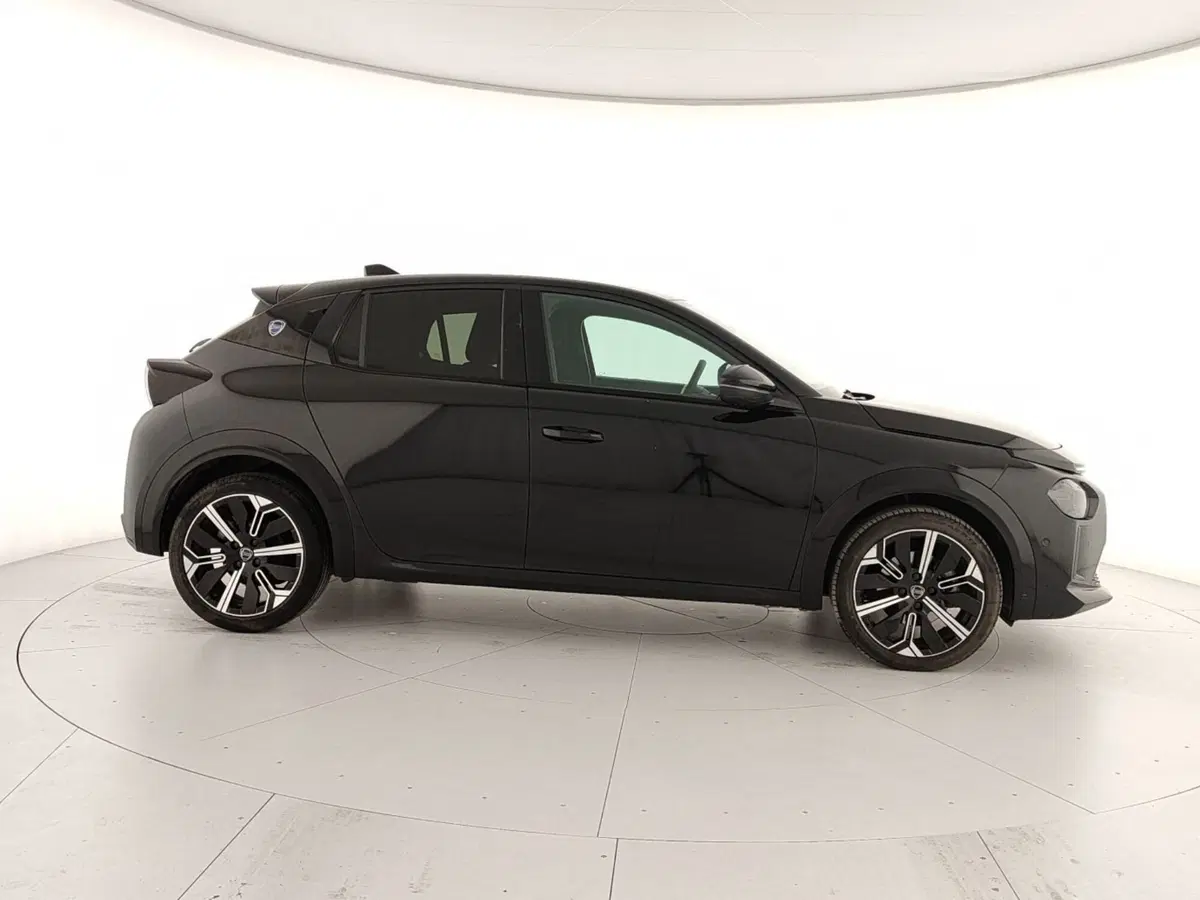 Lancia Ypsilon usata a Caserta (7)