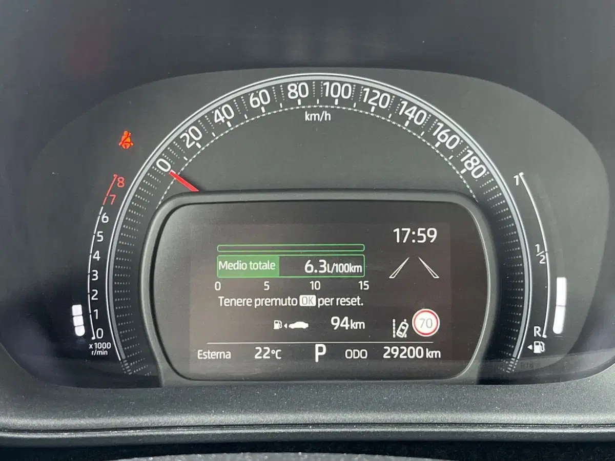 Toyota Aygo X usata a Catania (9)