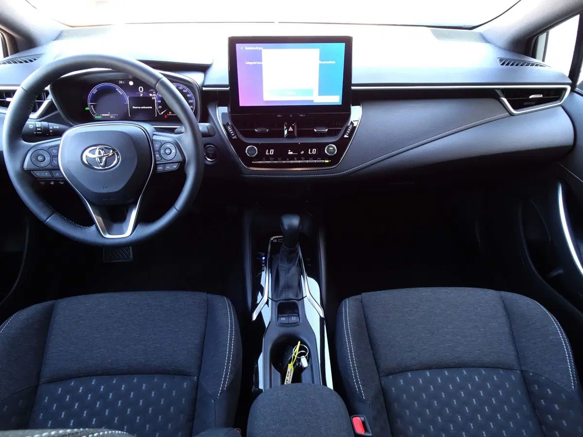 Toyota Corolla Touring Sports nuova a Treviso (11)
