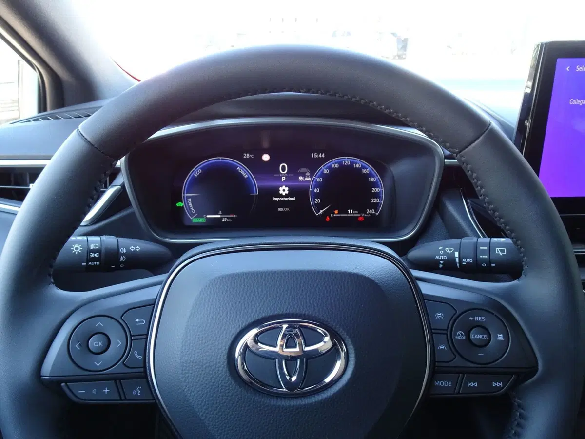 Toyota Corolla Touring Sports nuova a Treviso (12)