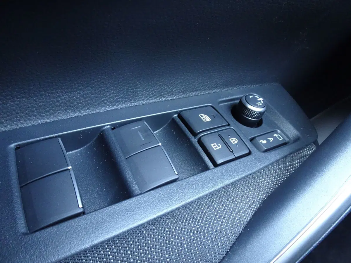 Toyota Corolla Touring Sports nuova a Treviso (14)