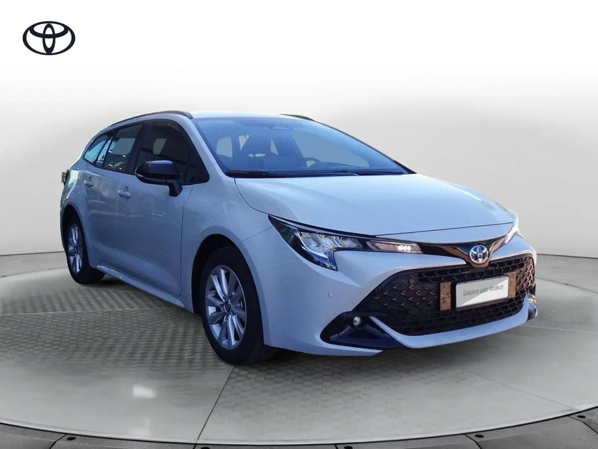 Toyota Corolla Touring Sports nuova a Treviso (2)