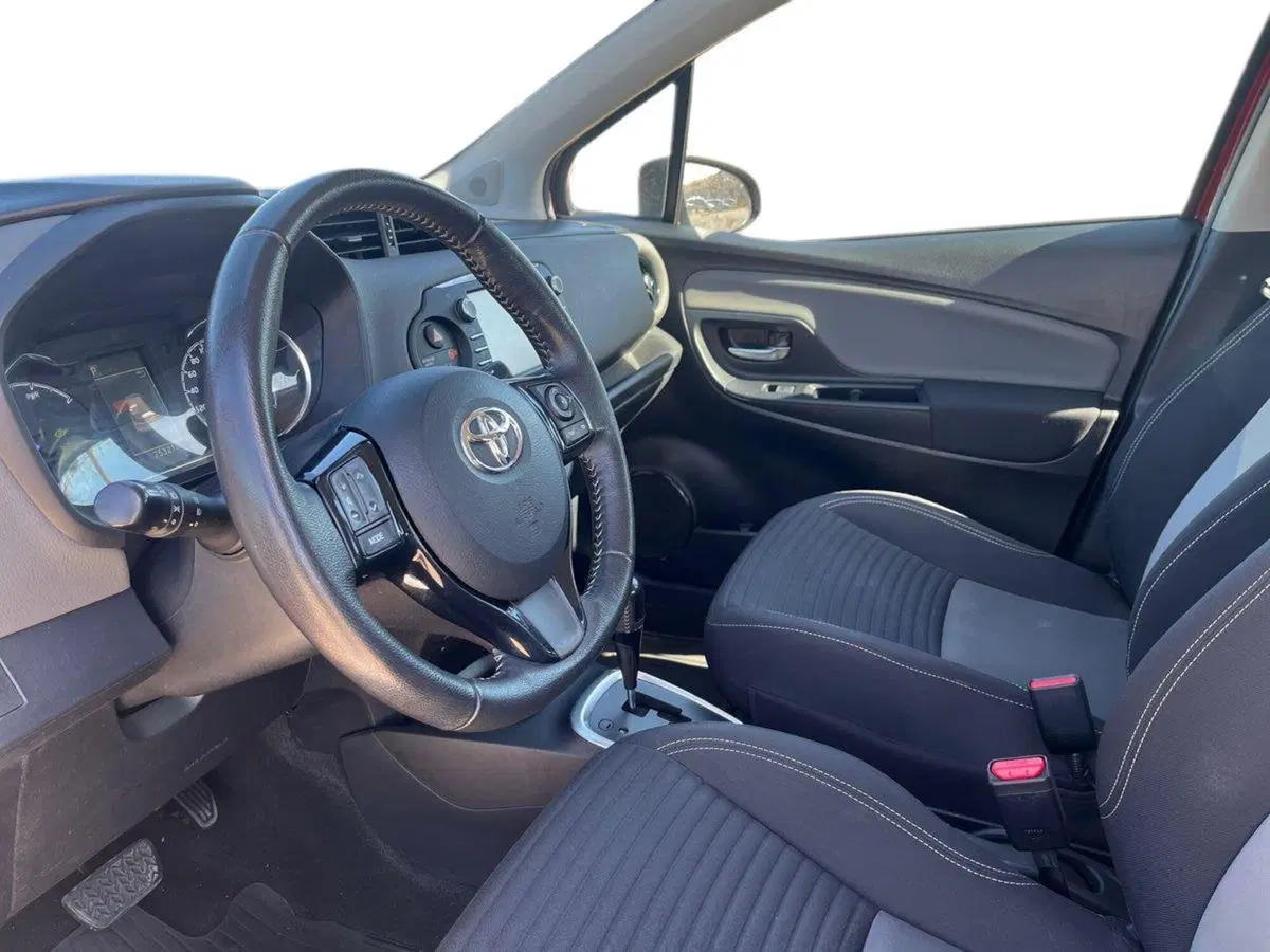 Toyota Yaris usata a Catania (7)