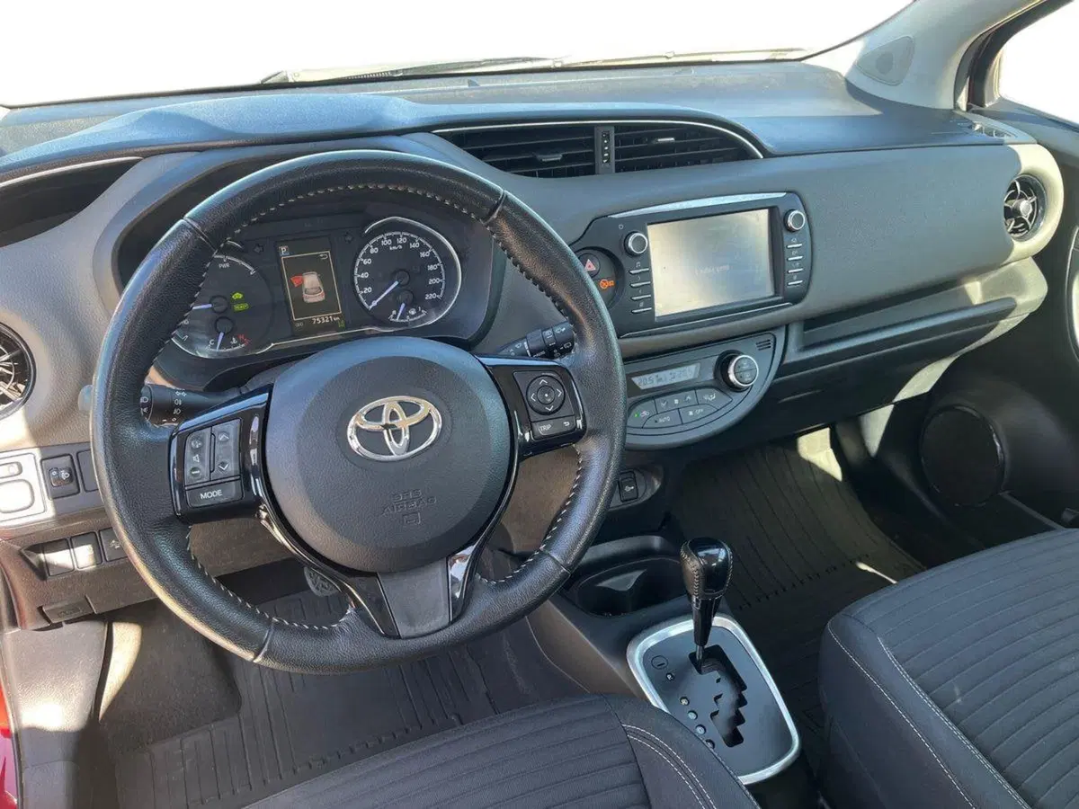 Toyota Yaris usata a Catania (8)