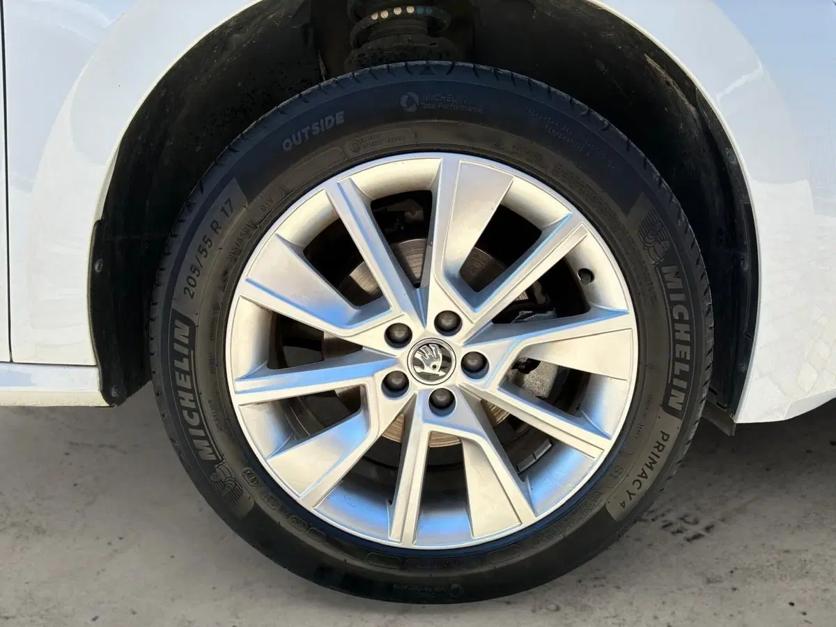 Skoda Kamiq usata a Prato (6)