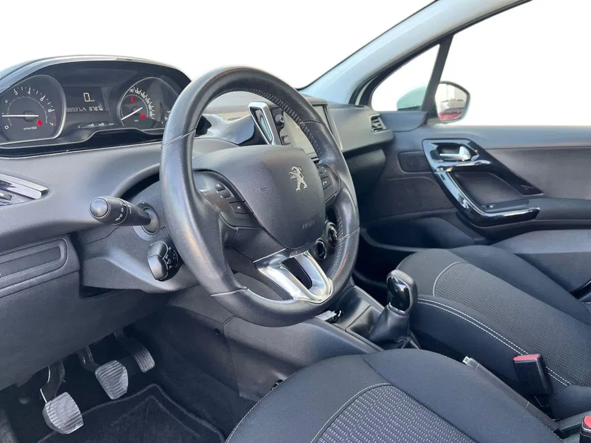 Peugeot 208 usata a Ragusa (6)
