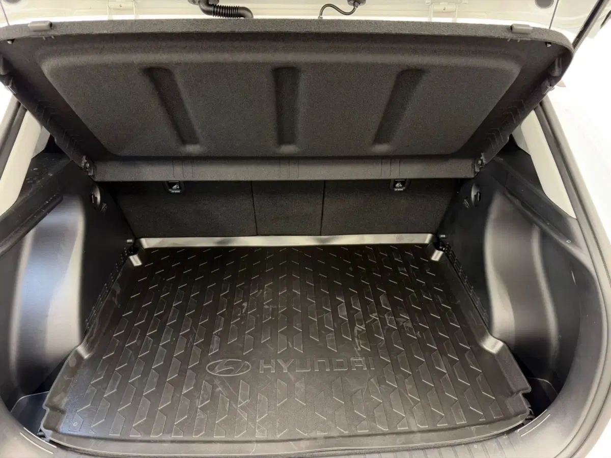 Hyundai Kona nuova a Pistoia (12)