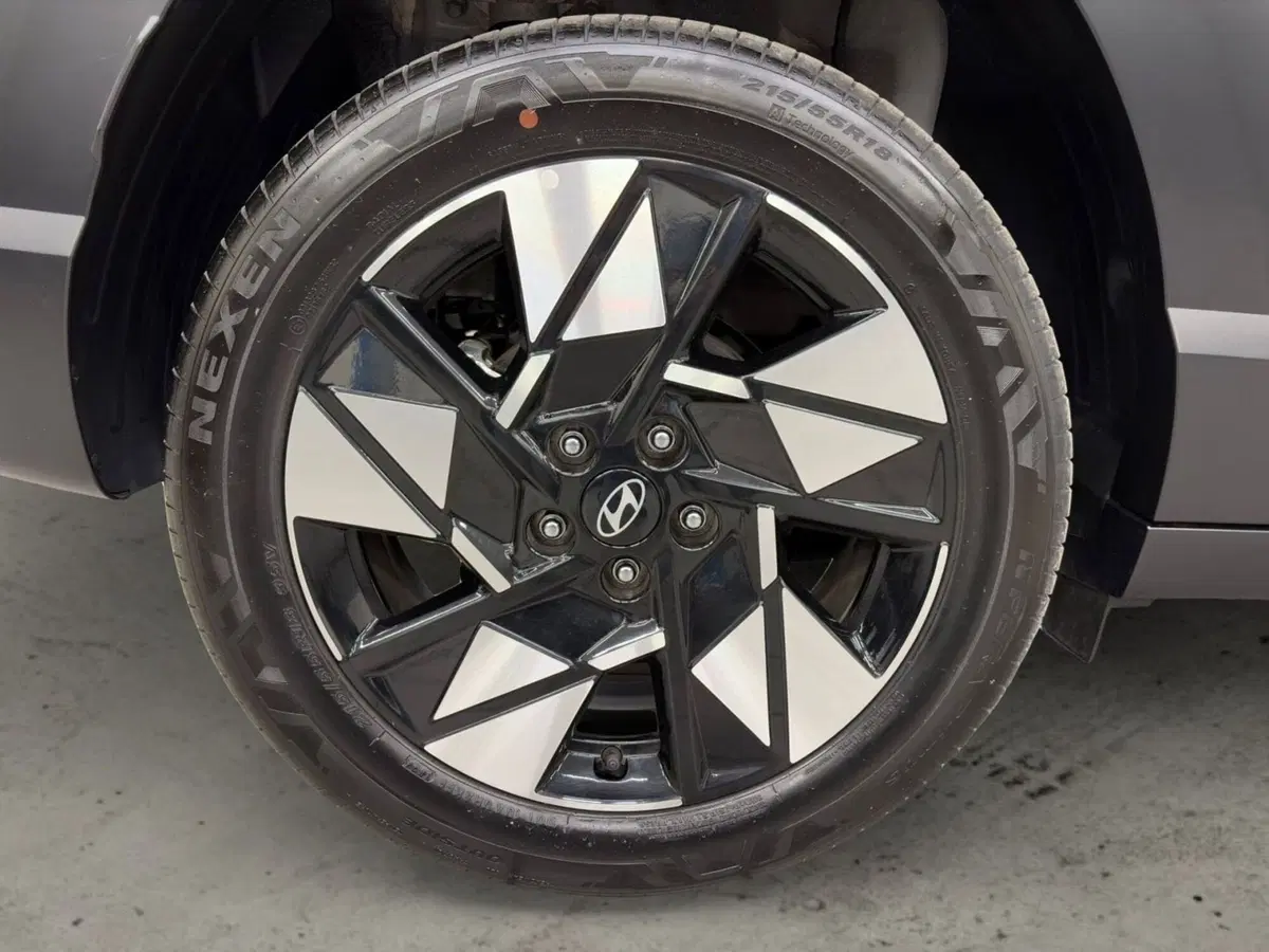 Hyundai Kona nuova a Pistoia (15)