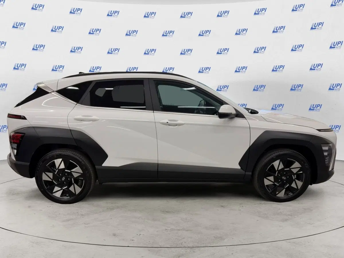 Hyundai Kona nuova a Pistoia (3)
