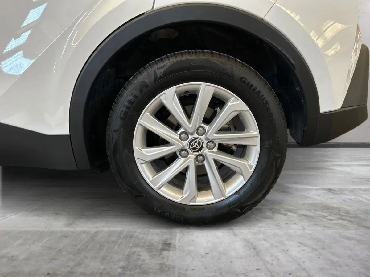 Toyota Toyota C-HR usata a Milano (12)