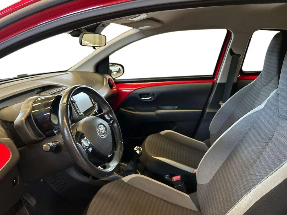 Toyota Aygo usata a Milano (12)