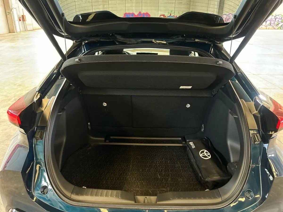 Toyota Toyota C-HR usata a Milano (6)