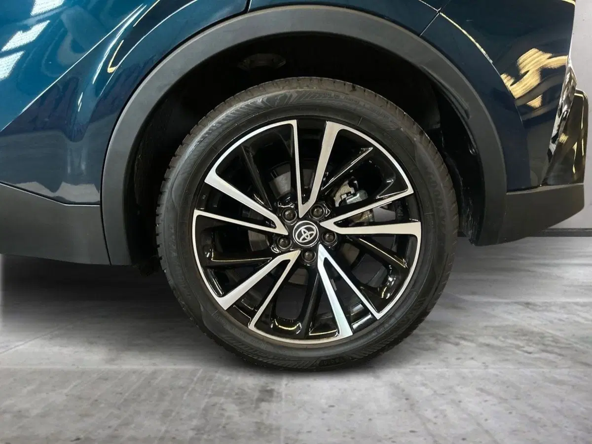 Toyota Toyota C-HR usata a Milano (7)