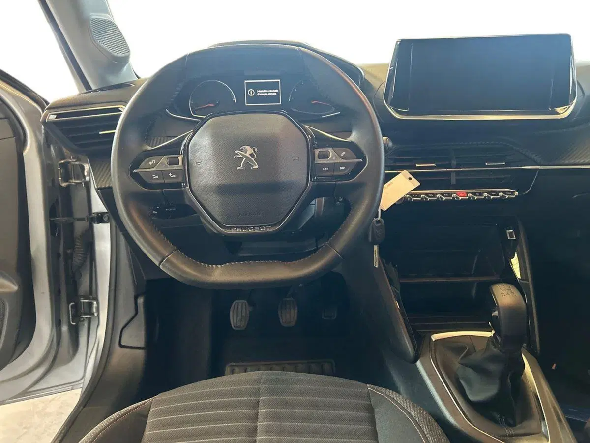 Peugeot 208 usata a Milano (7)