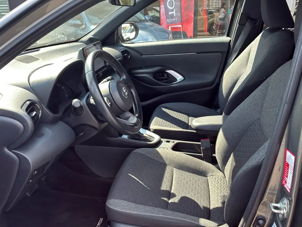 Toyota Yaris Cross usata a Mantova (17)