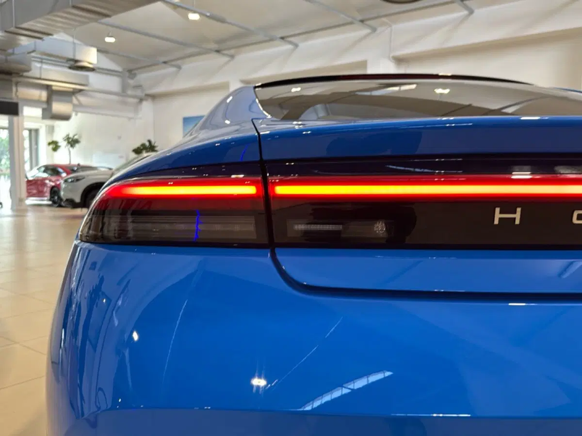 Honda Prelude nuova a Bologna (9)