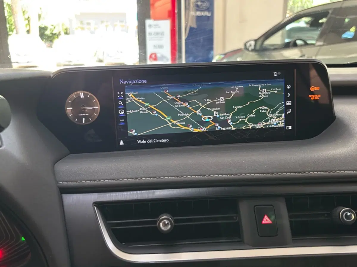 Lexus UX usata a Bologna (14)