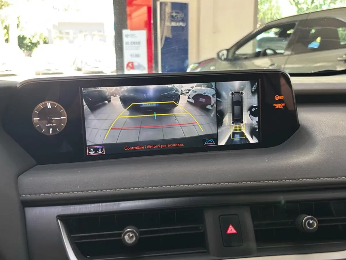 Lexus UX usata a Bologna (15)