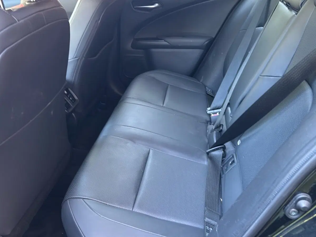 Lexus UX usata a Bologna (9)
