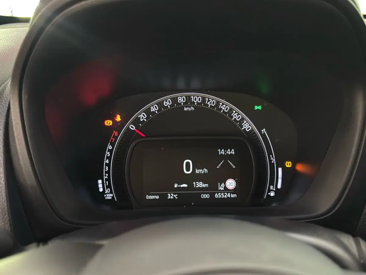 Toyota Aygo X usata a Bologna (8)