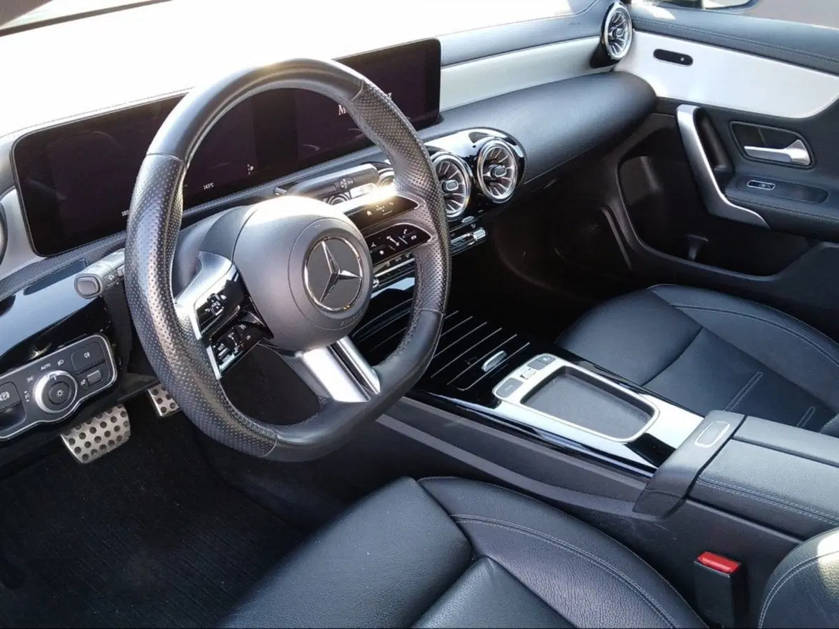 Mercedes-Benz CLA Shooting Brake usata a Pisa (14)