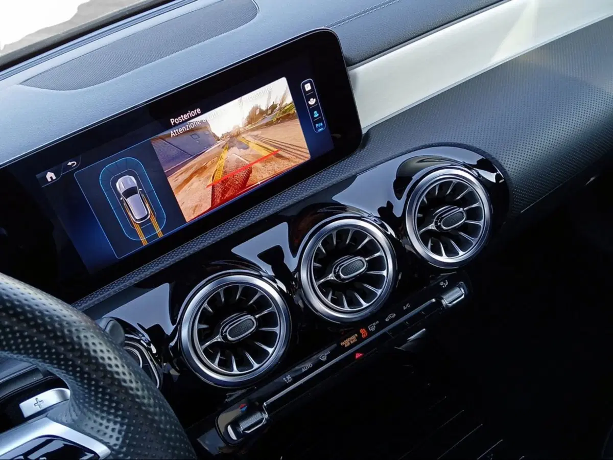 Mercedes-Benz CLA Shooting Brake usata a Pisa (15)