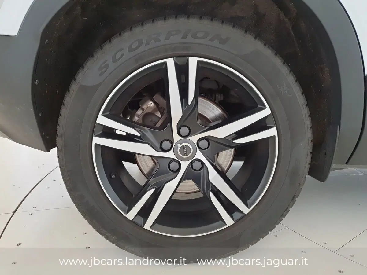 Volvo XC40 usata a Monza e Brianza (9)