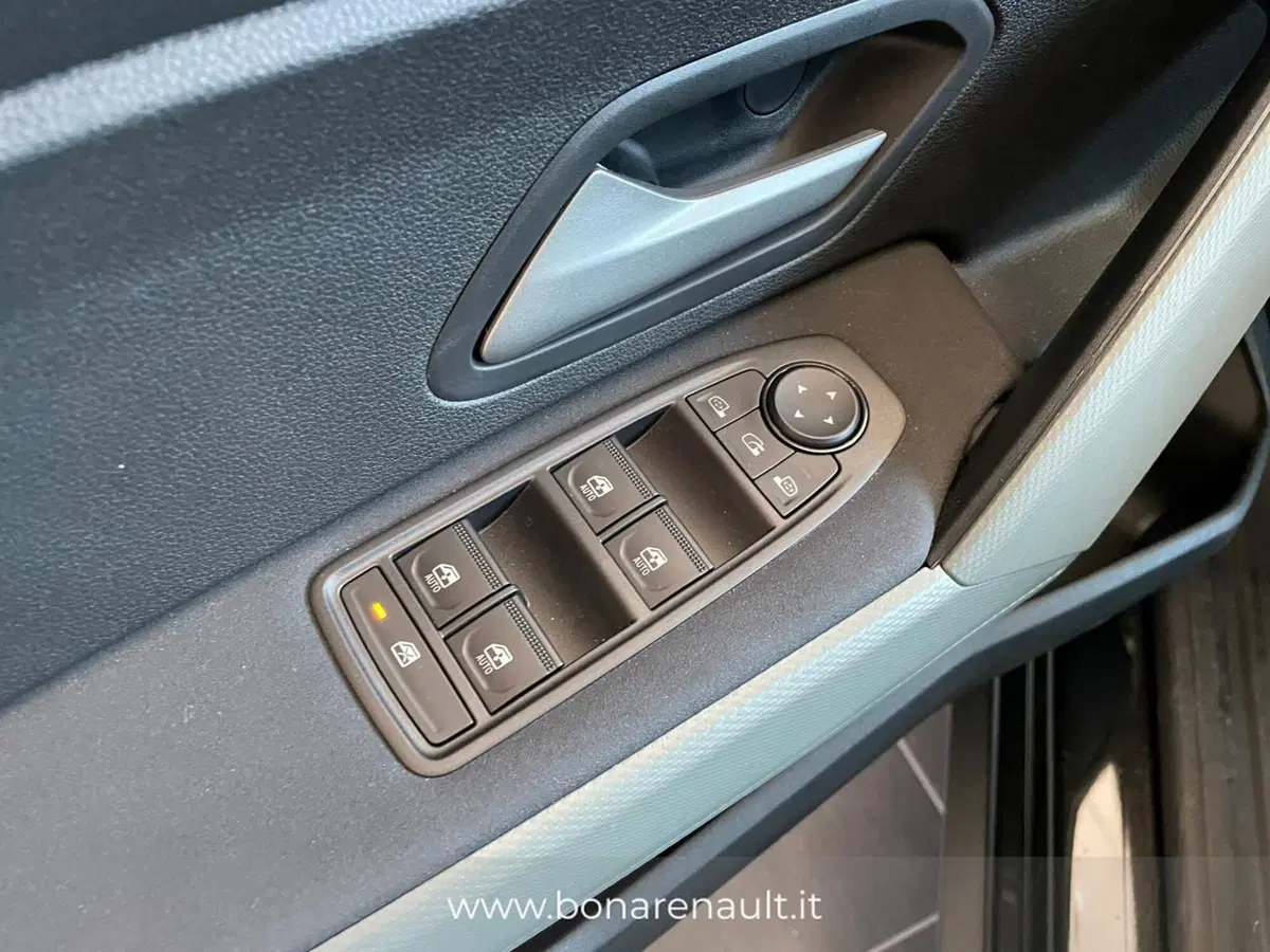 Dacia Duster nuova a Monza e Brianza (9)