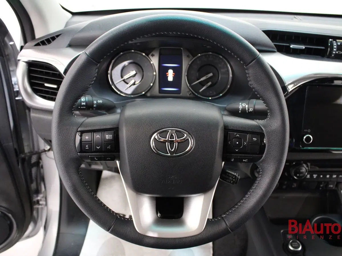 Toyota Hilux nuova a Firenze (10)
