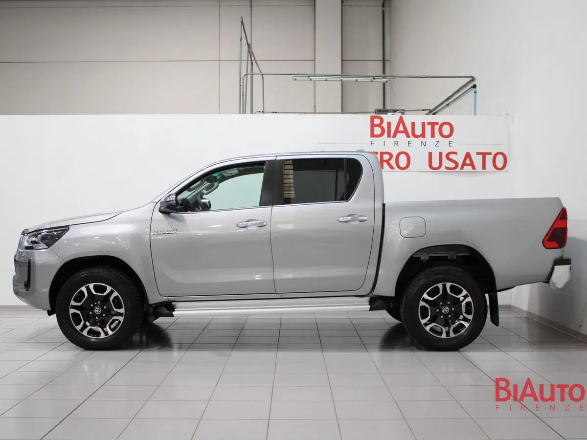 Toyota Hilux nuova a Firenze (19)