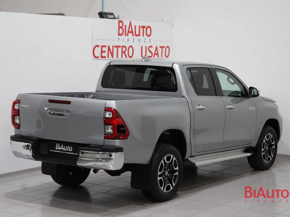 Toyota Hilux nuova a Firenze (2)