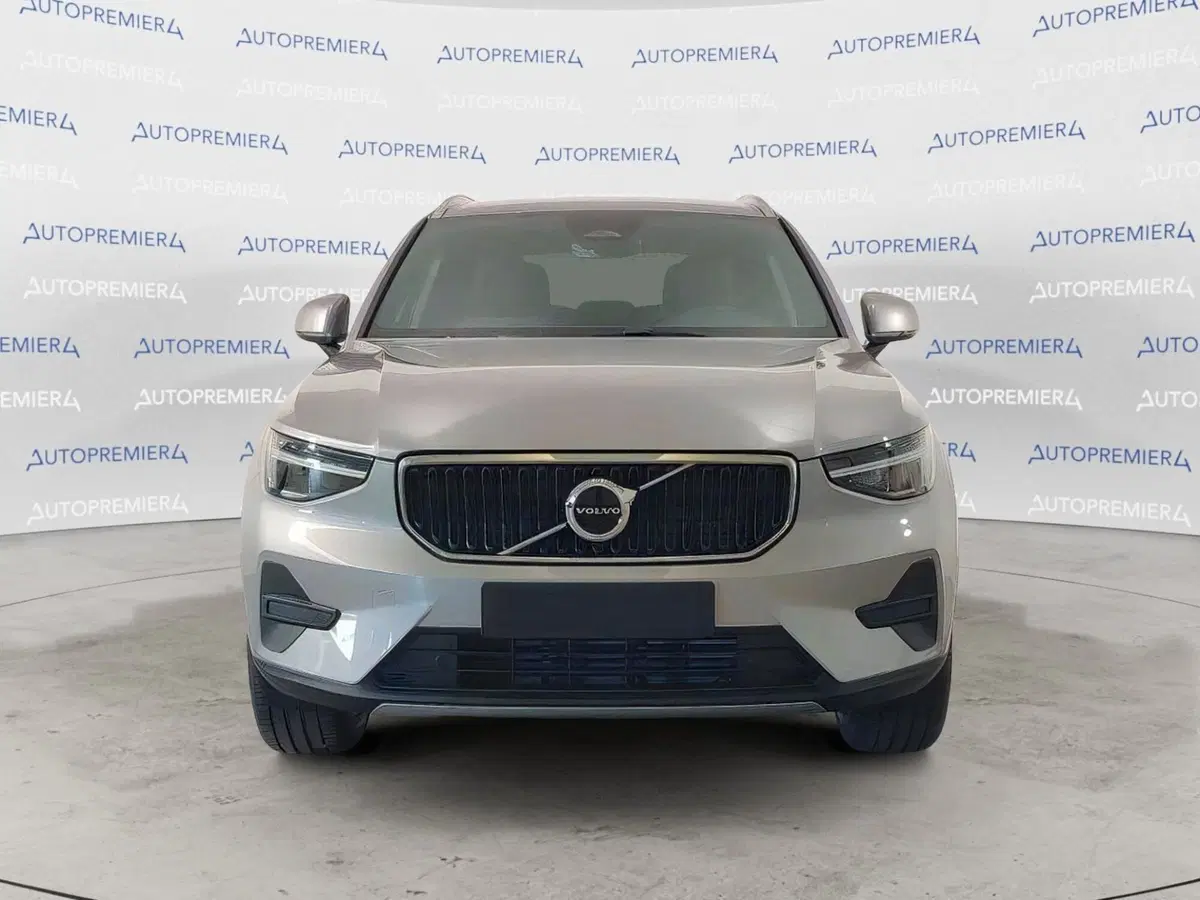 Volvo XC40 nuova a Como (2)