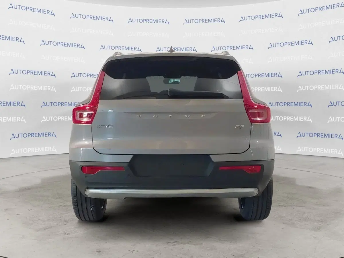 Volvo XC40 nuova a Como (4)