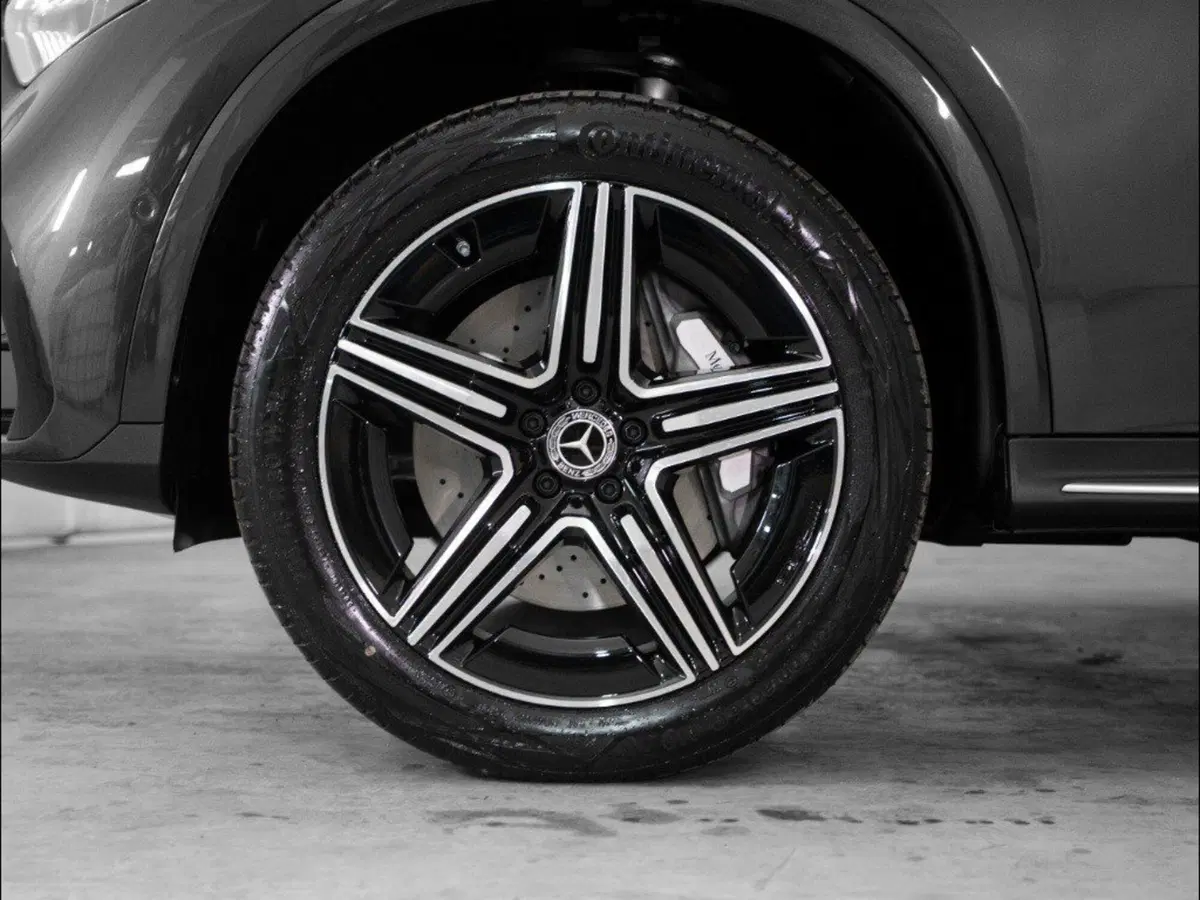 Mercedes-Benz GLC nuova a Macerata (7)