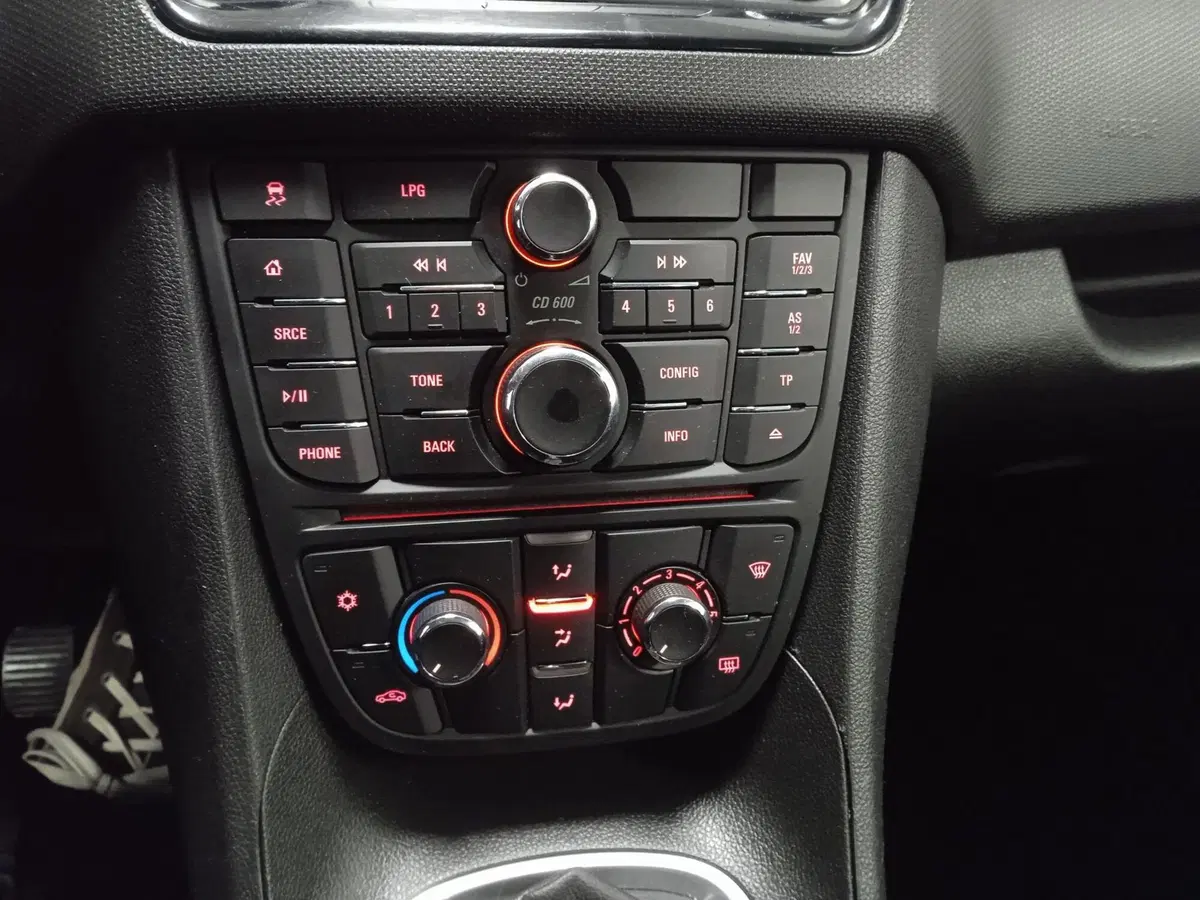 Opel Meriva usata a Torino (17)