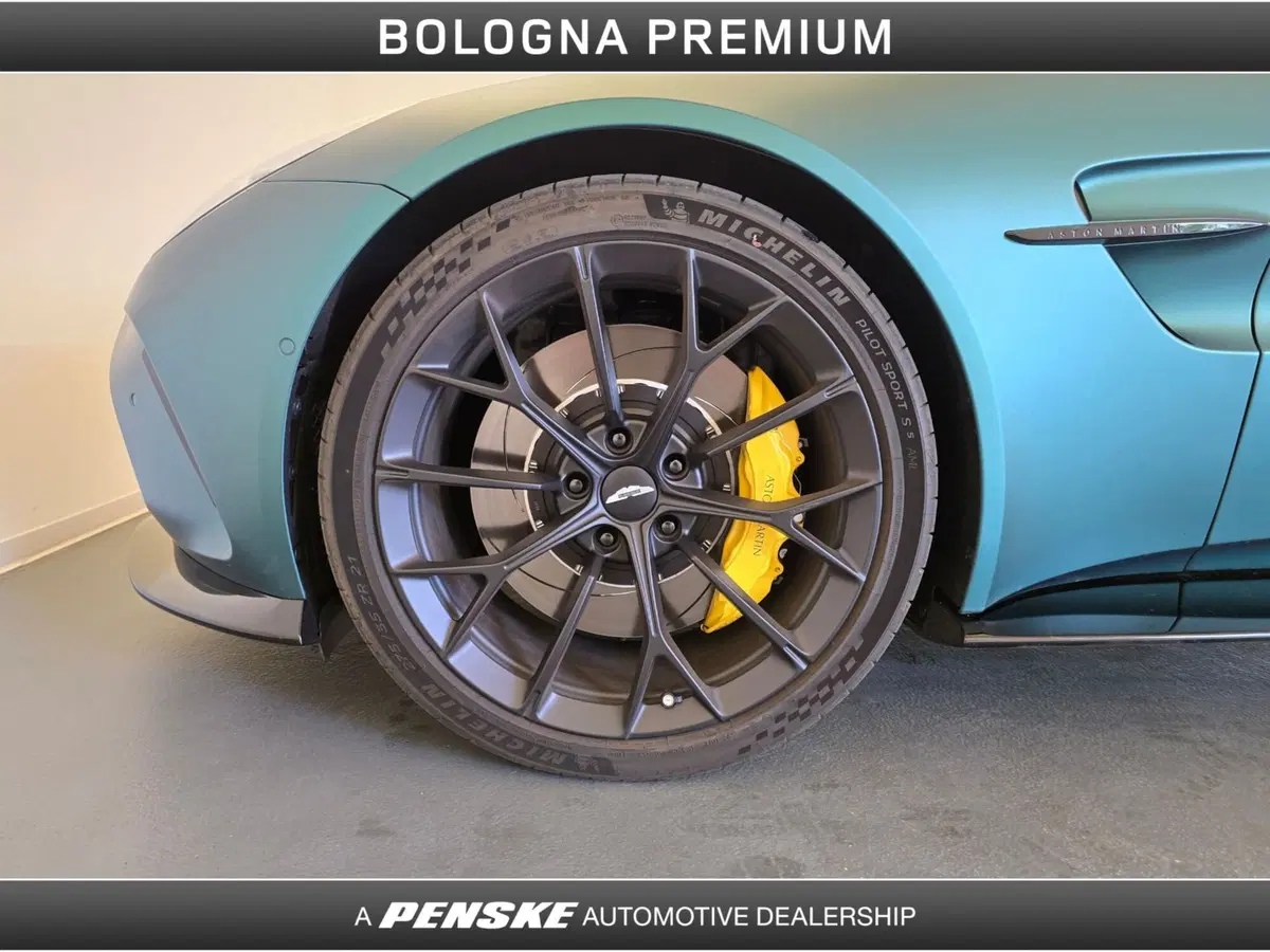 Aston Martin Vantage Coupé usata a Bologna (9)