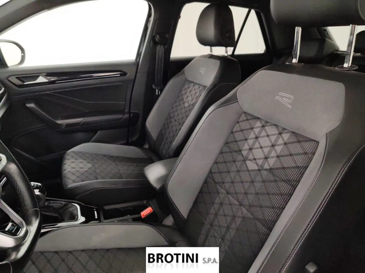 Volkswagen T-Roc usata a Massa-Carrara (9)