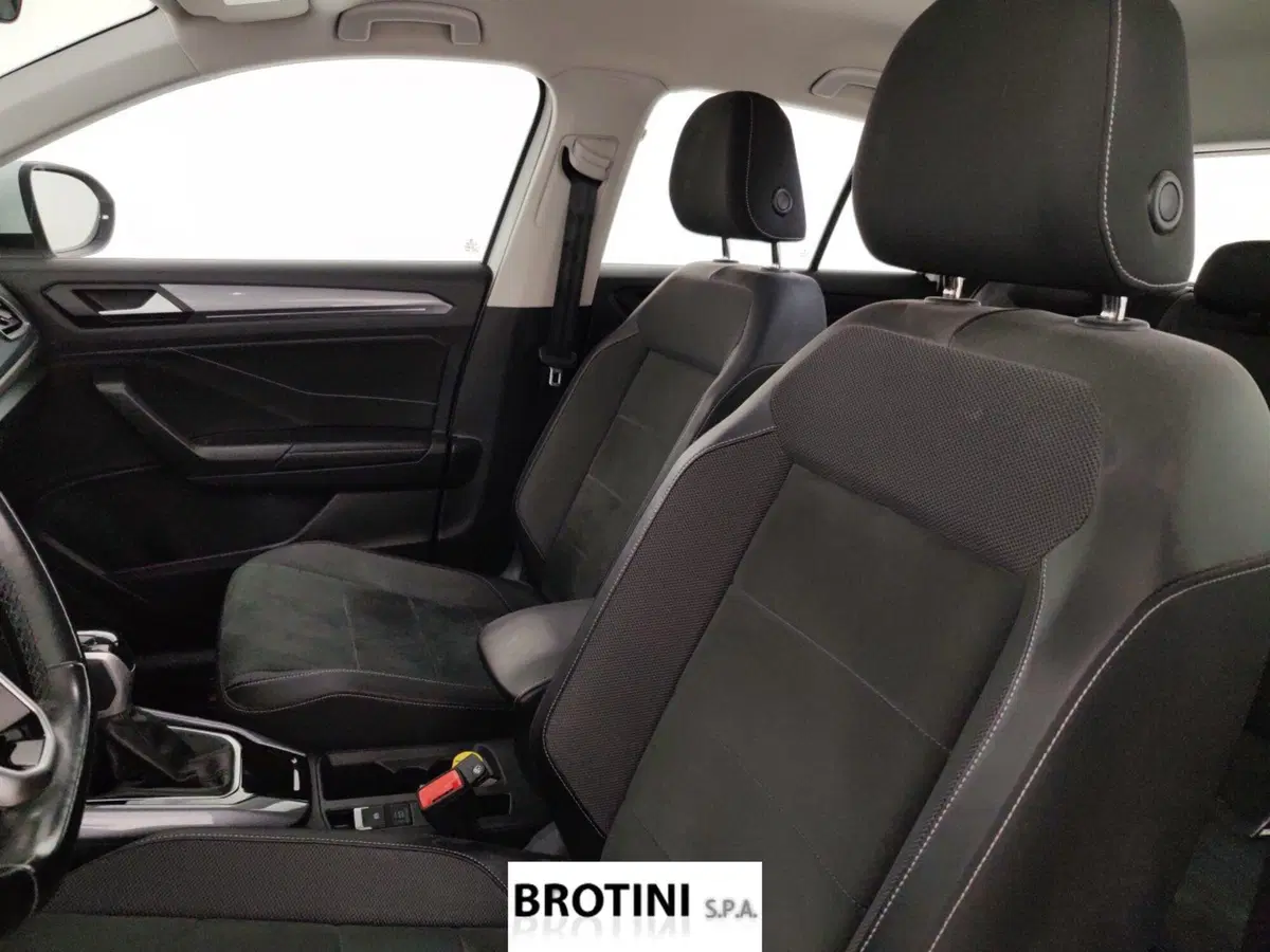 Volkswagen T-Roc usata a Massa-Carrara (9)