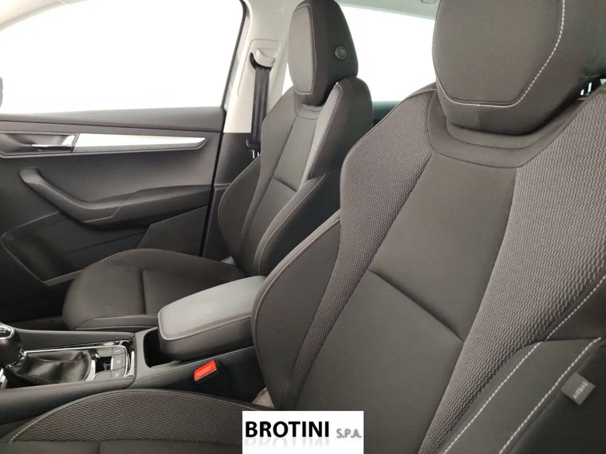 Skoda Karoq usata a Massa-Carrara (9)