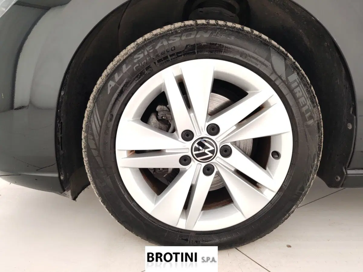 Volkswagen Golf usata a Massa-Carrara (6)