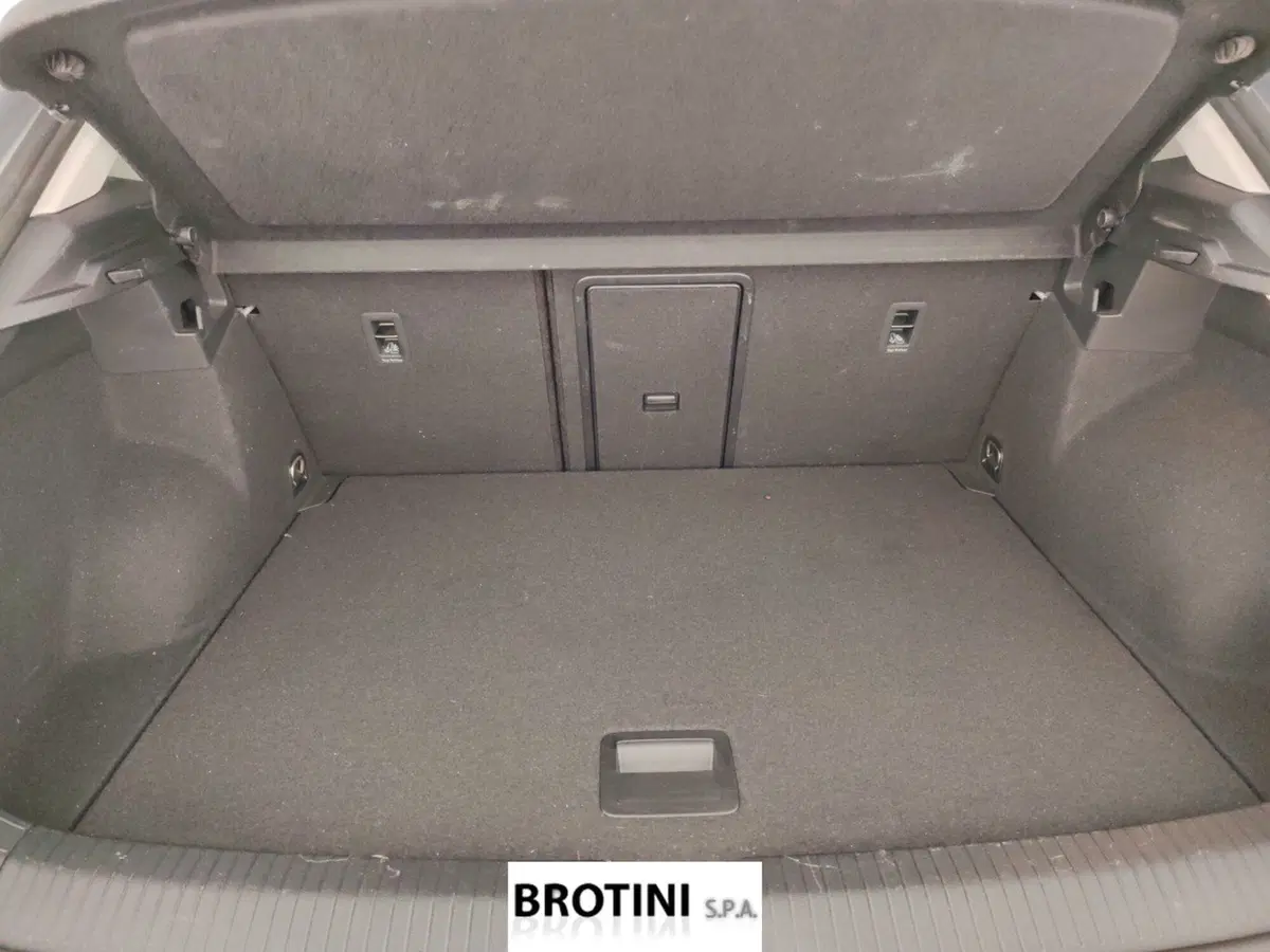 Volkswagen T-Roc usata a Massa-Carrara (14)