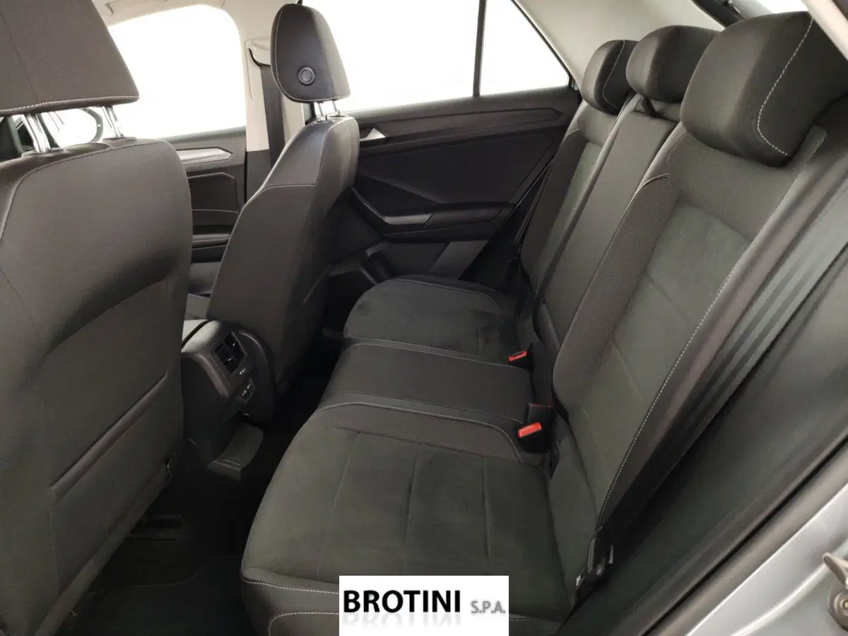Volkswagen T-Roc usata a Massa-Carrara (9)