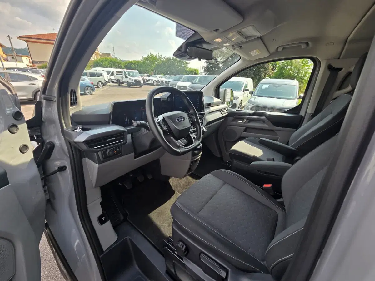 Ford Tourneo Custom usata a Belluno (10)