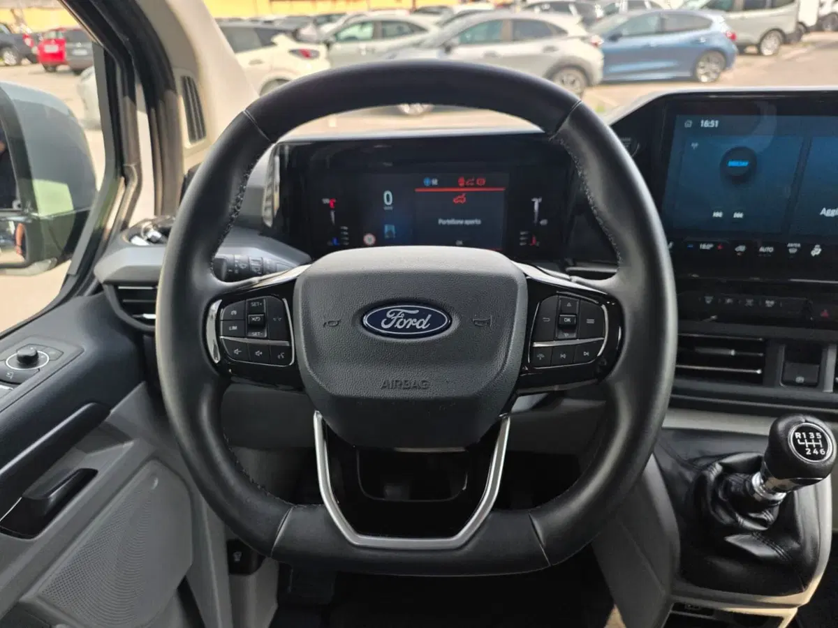 Ford Tourneo Custom usata a Belluno (9)