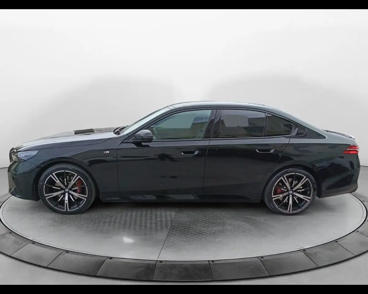 BMW Serie 5 usata a Caserta (9)