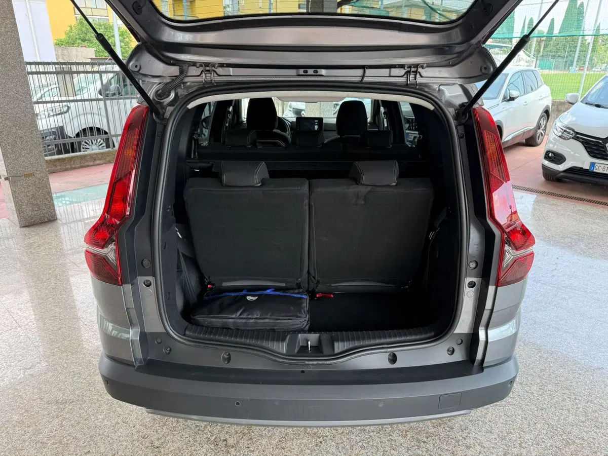 Dacia Jogger usata a Brescia (6)