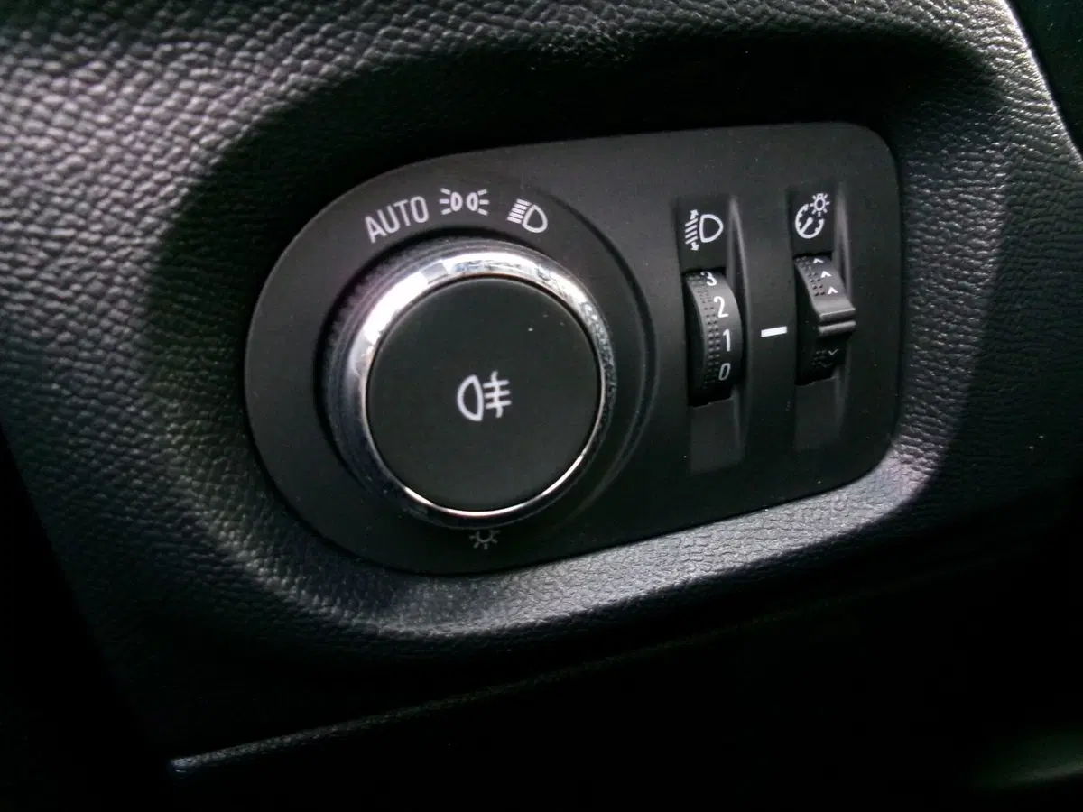 Opel Corsa usata a Venezia (19)