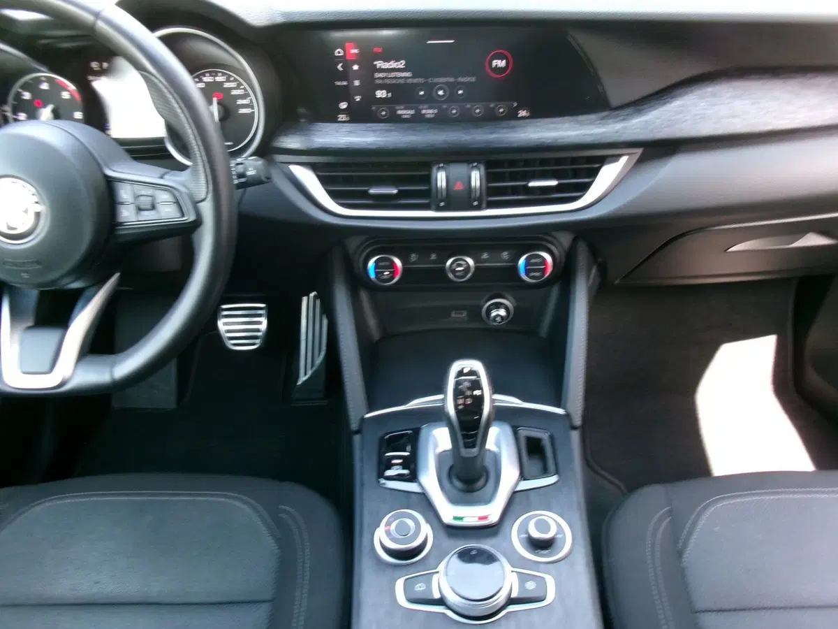 Alfa Romeo Stelvio usata a Venezia (14)